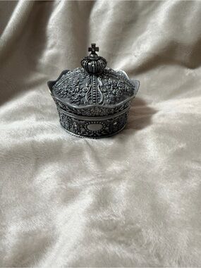 Ornate Crown-Shaped Trinket Box in Antique Silver jewelry box